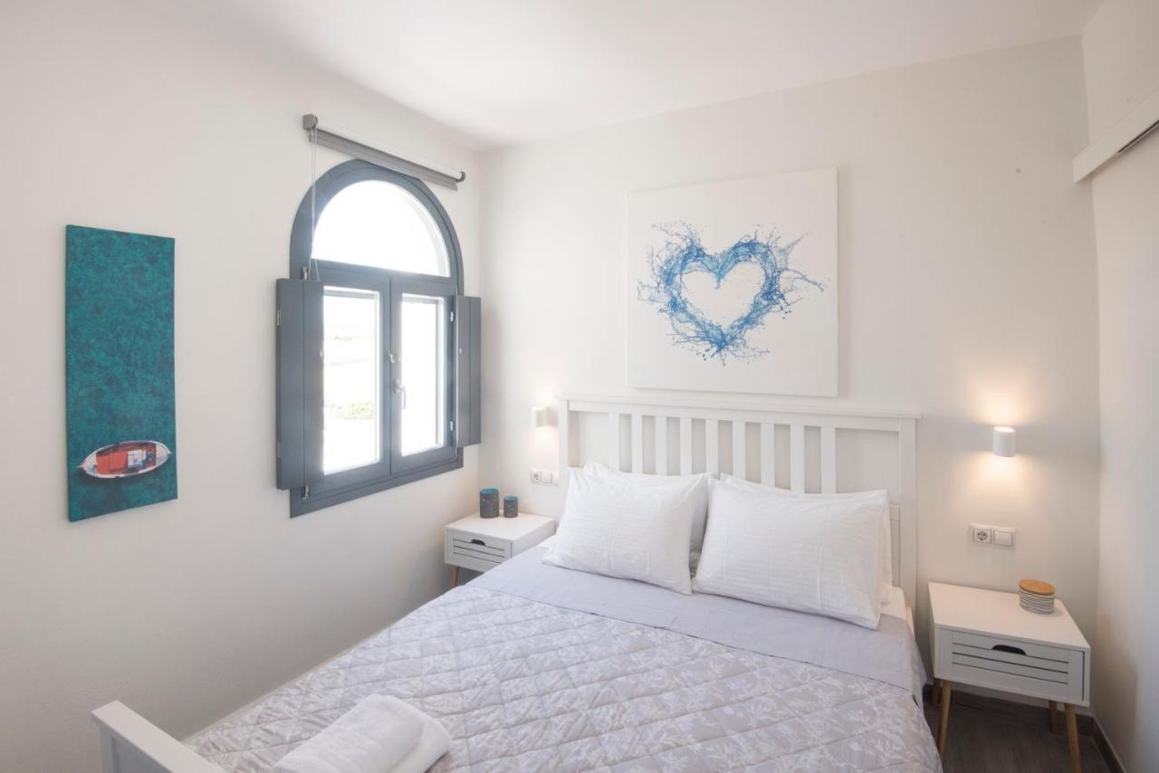 White New 1Bd House With Private Jacuzzi In Isterni Isterni (Paros) Exterior photo